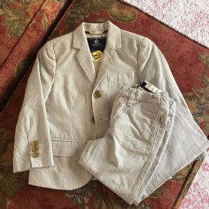 Boys sear sucker suit